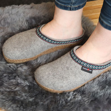 mens wool clogs